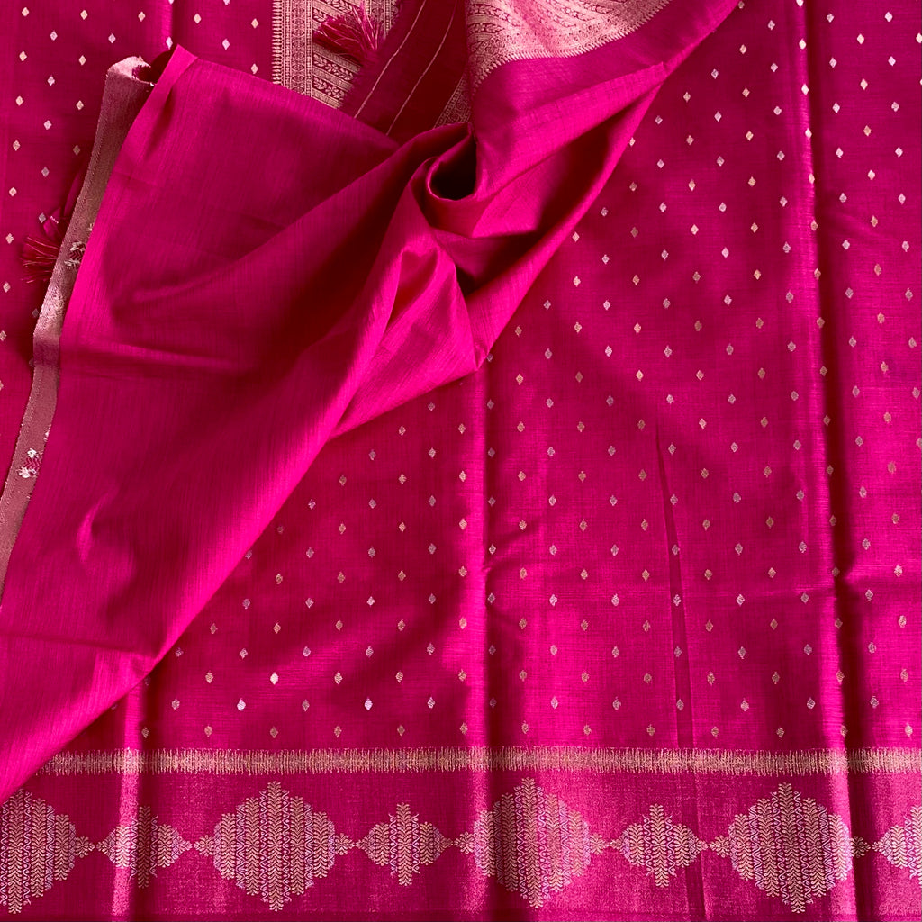 Magenta Gold Brocade Saree With Diamond Buti And Medallion Border