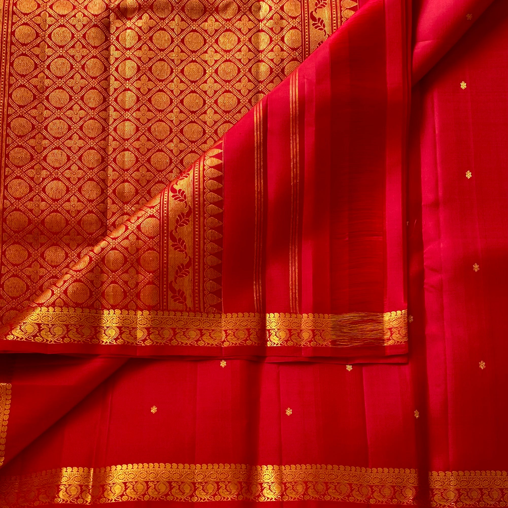 Ruby Red Kanjeevaram Pure Zari Silk Saree With Antique Gold Pallu