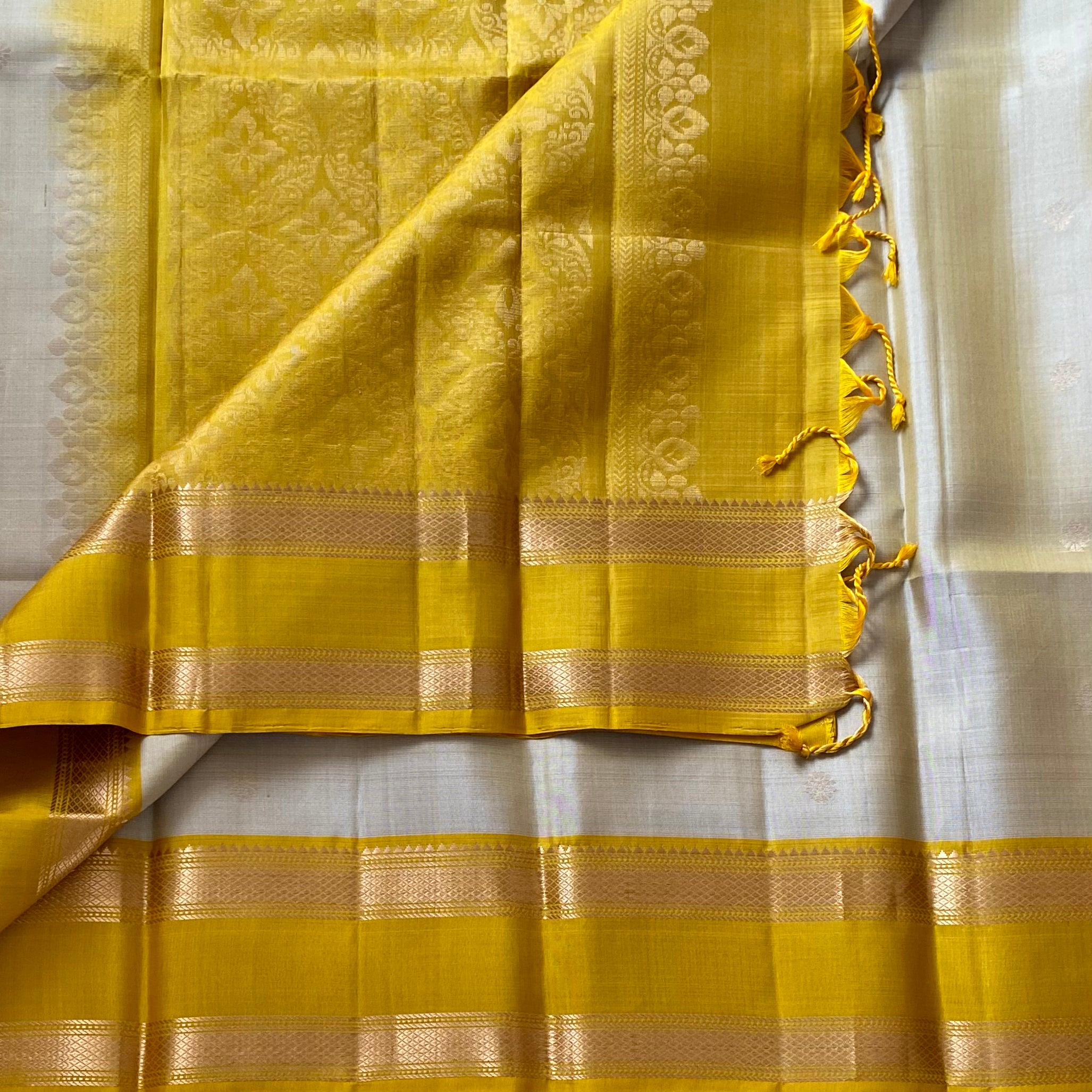 Champagne Beige Designer Pure Silk Saree Mustard Yellow Zari Border Contrast Pallu