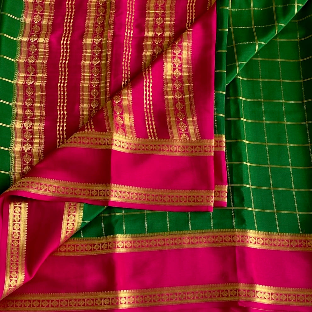 Emerald Green Mysore Crepe Silk Saree With Rani Pink Pallu