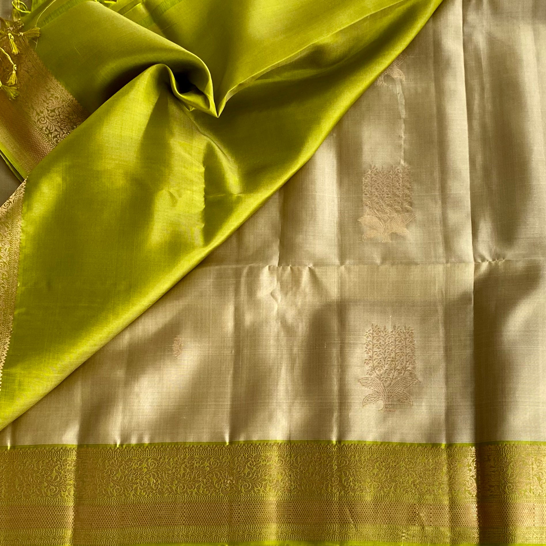 Champagne Gold Designer Pure Silk Saree With Chartreuse Green Pallu