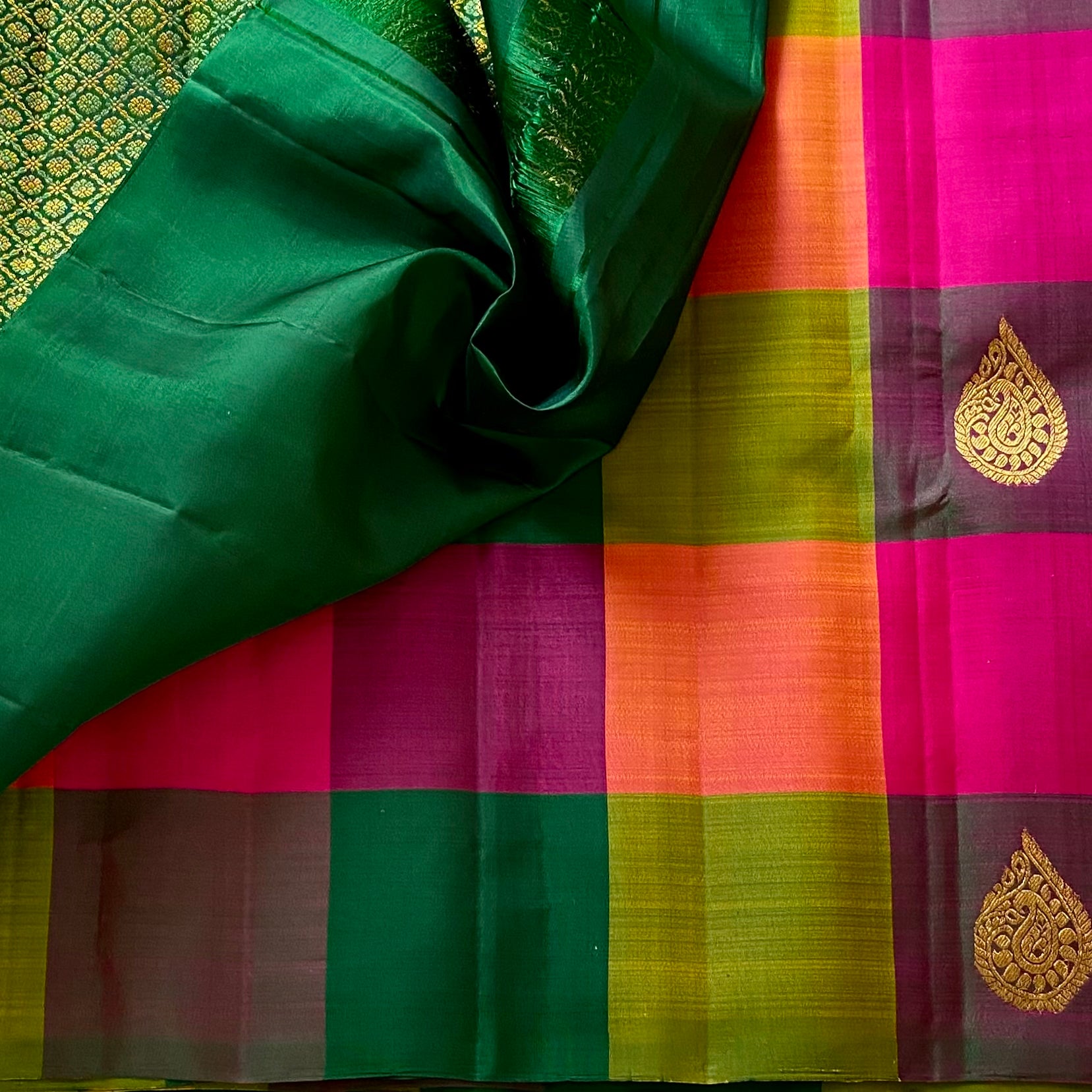 Emerald Checkered Kanjeevaram Pure Zari Silk Saree With Bottle Green Pallu