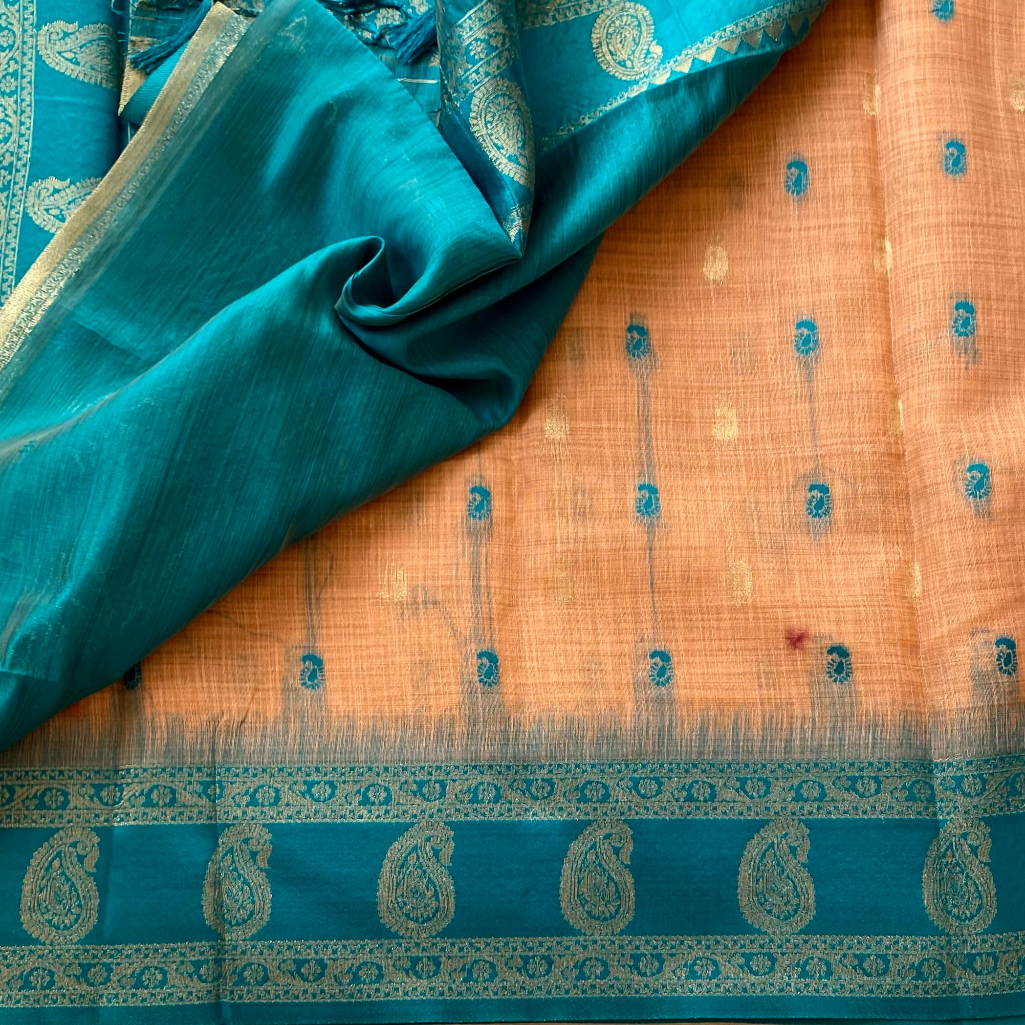 Teal Peach Silk Zari Paisley Woven Saree With Tassel Pallu