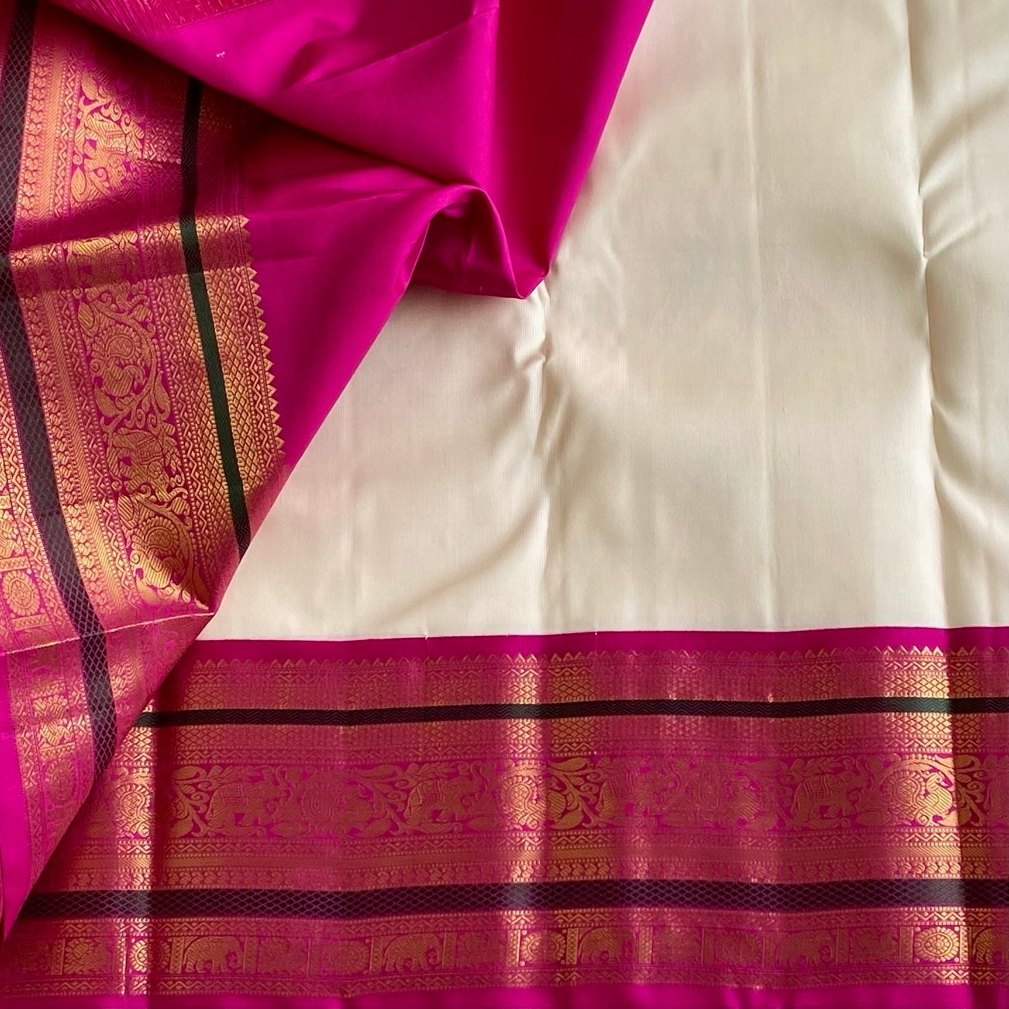Ivory Pearl White Regal Pure Zari Kanjeevaram With Rani Pink Contrast