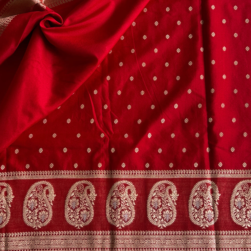 Elegant Crimson Gold Brocade Saree Paisley Border Wedding Traditional Silk