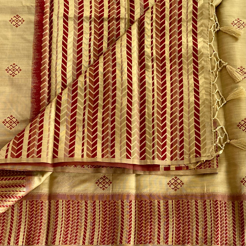 Cream Beige Saree Crimson Chevron Pallu Gold Zari Border Tassel