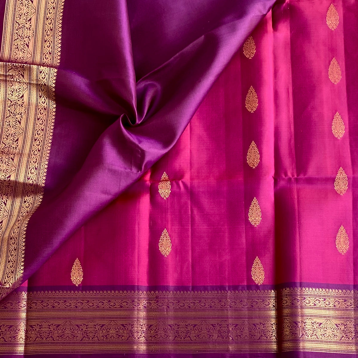 Exquisite Magenta Designer Pure Silk With Violet Purple Pallu
