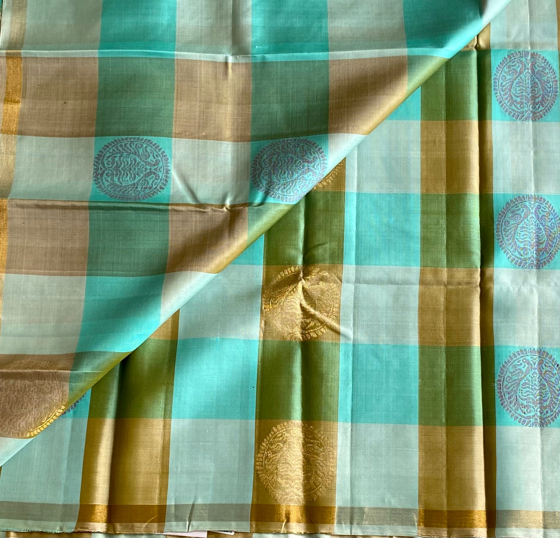 Elegant Aqua Woven Medallion Zari Saree Perfect For Traditional Celebrations