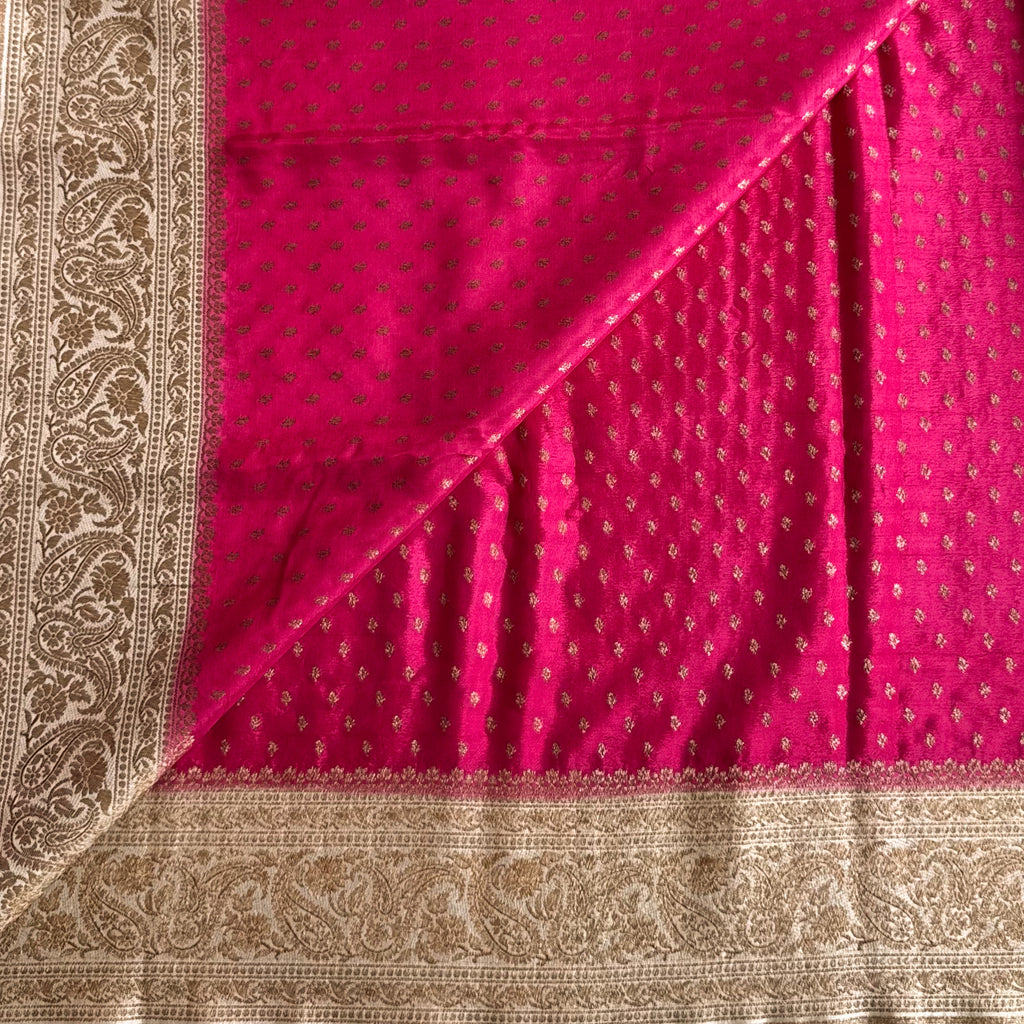 Magenta Ivory Paisley Zari Woven Saree Traditional Festive Wear Elegant