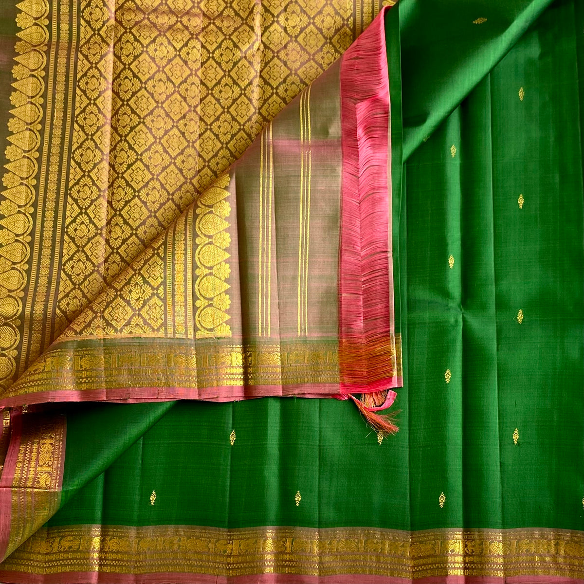 Emerald Green Kanjeevaram Pure Zari Silk Saree With Dusty Rose Pink Pallu