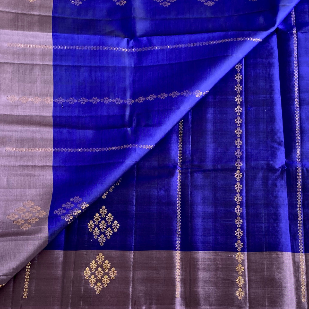Deep Royal Blue Designer Pure Silk Saree With Mauve Grey Pallu