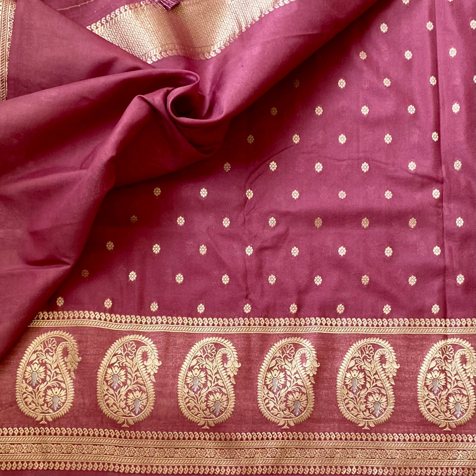 Deep Magenta Silk Saree With Gold Paisley Border And Buti
