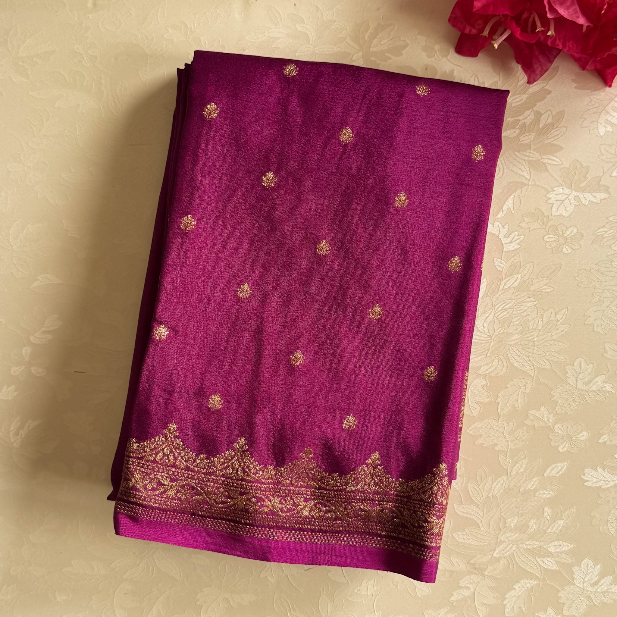 Magenta Banarasi Silk Saree Gold Brocade Pallu Scalloped Border Traditional