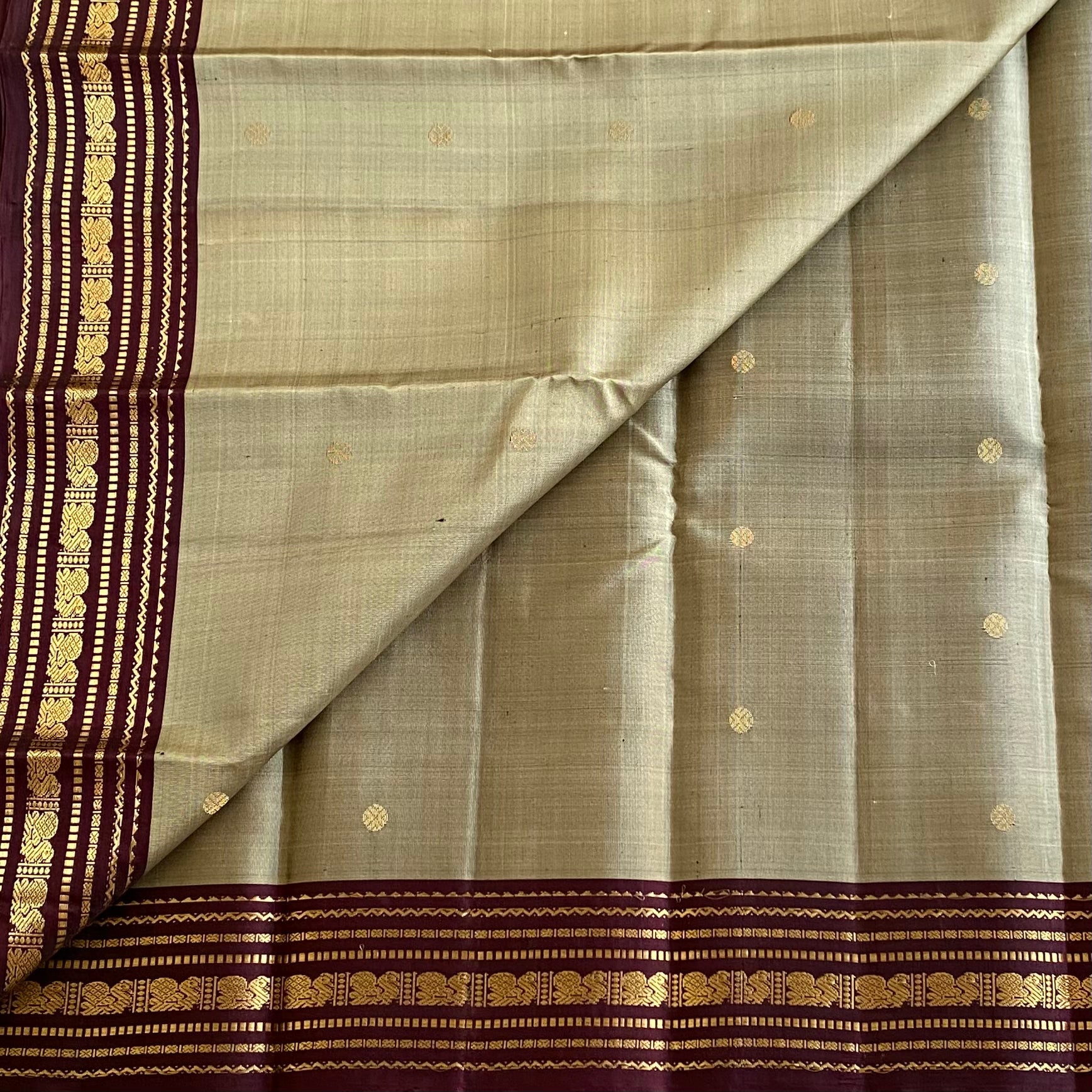 Metallic Grey Kanjeevaram Pure Zari Silk Saree With Burgundy Pallu
