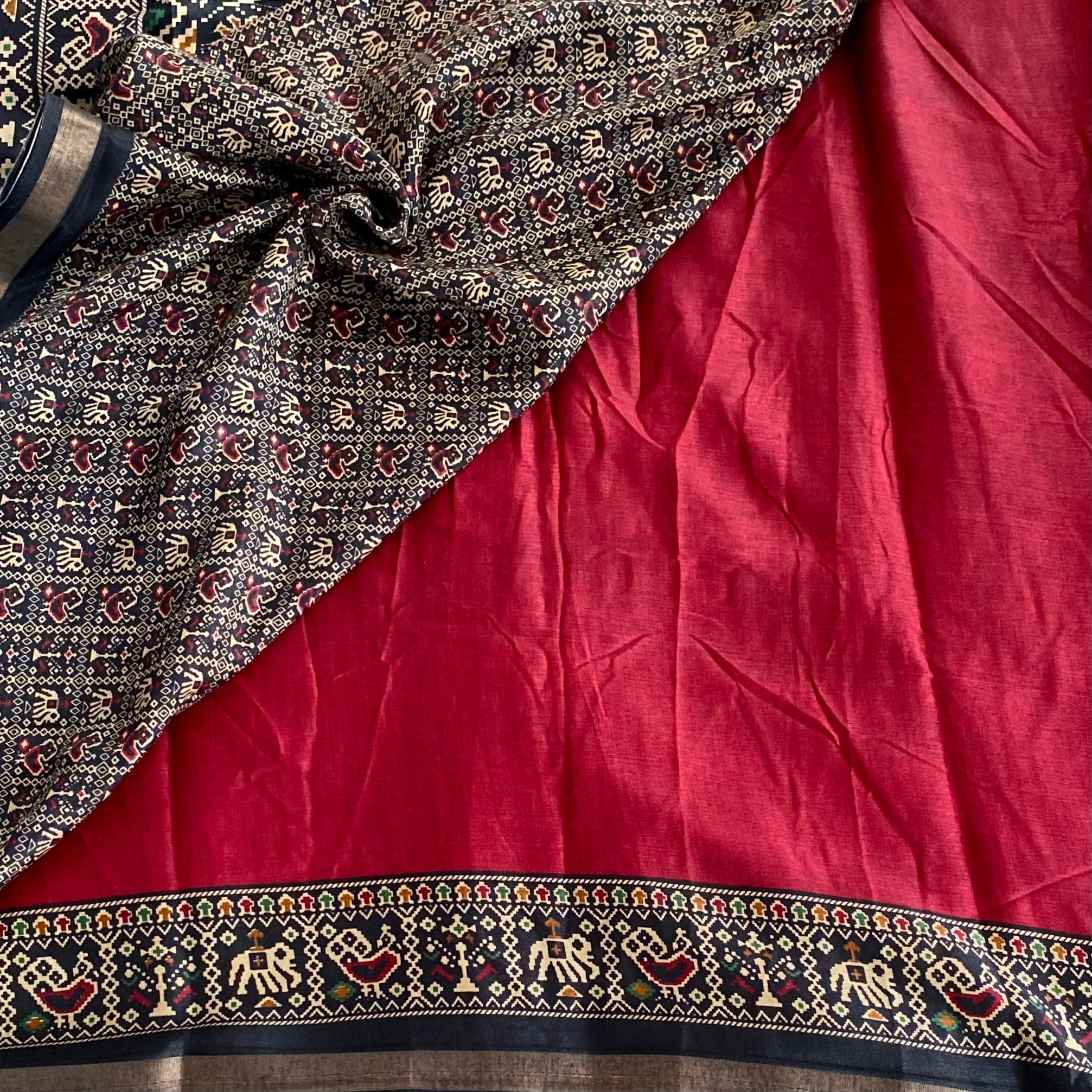 Magenta Black Pallu Saree Woven Border Bird Motif Ethnic Design
