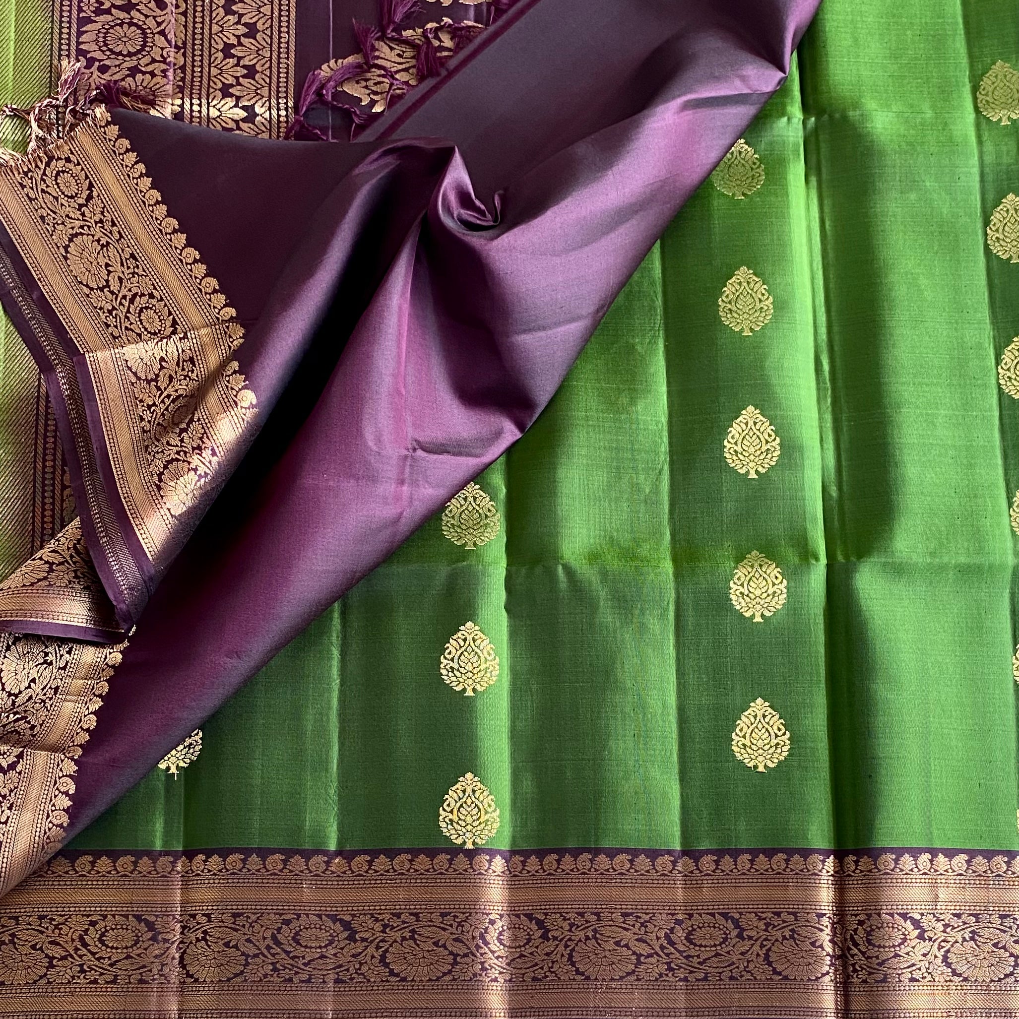 Emerald Green Designer Pure Silk Saree With Plum Purple Pallu