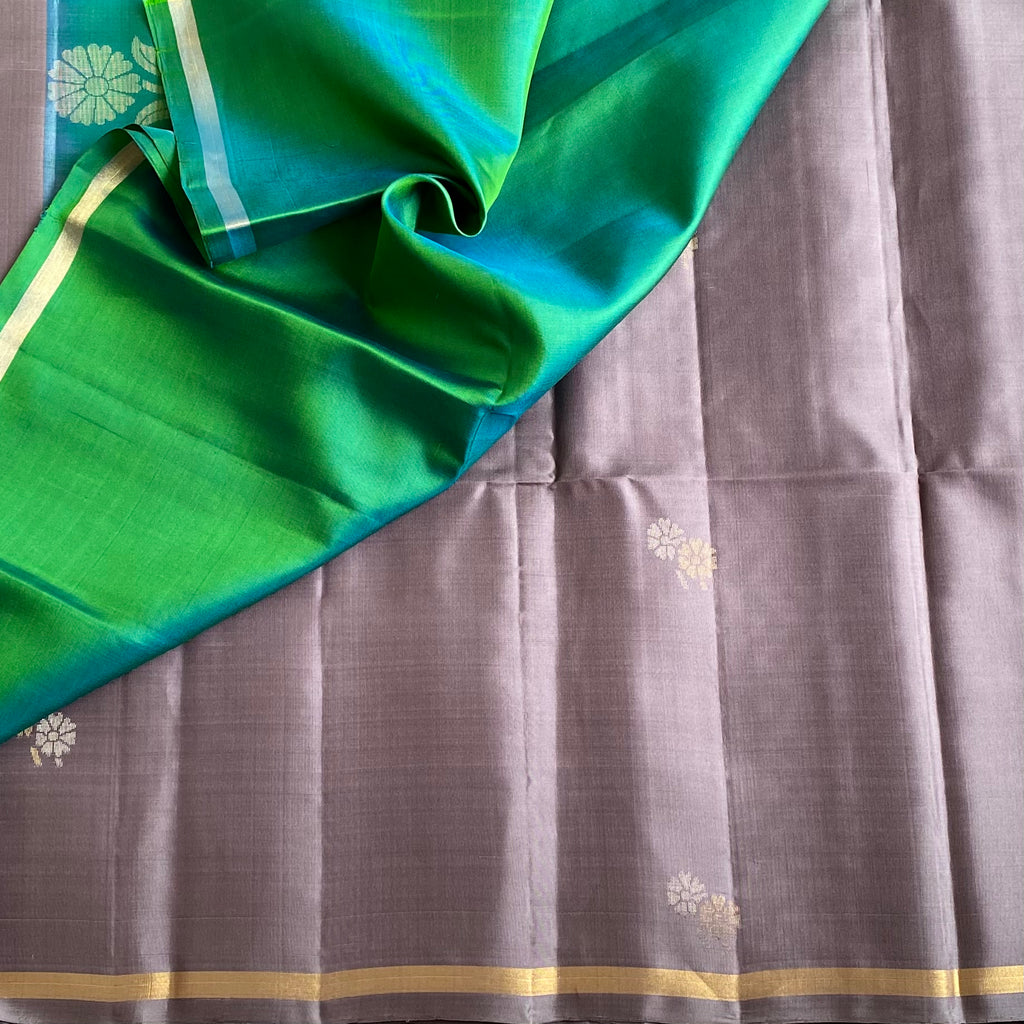 Dusky Mauve Grey Designer Pure Silk Saree With Emerald Green Chevron Pallu