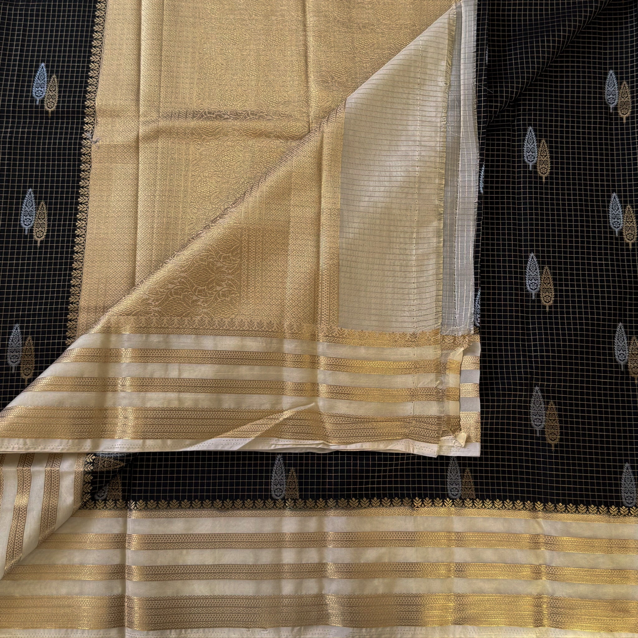 Cream Black Silk Saree Gold Zari Paisley Brocade Contrast Border