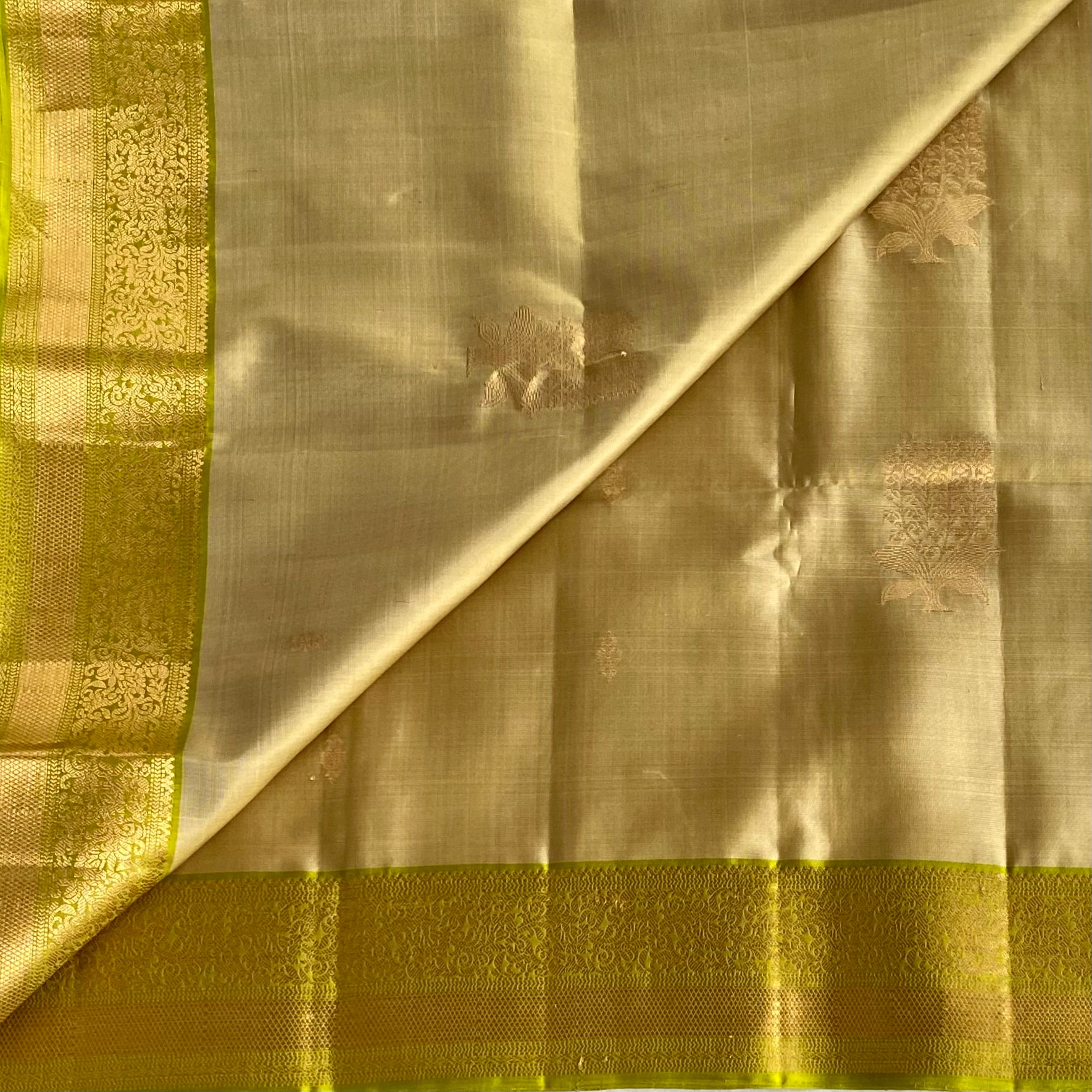 Champagne Gold Designer Pure Silk Saree With Chartreuse Green Pallu